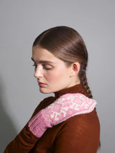 Load image into Gallery viewer, Rauma Garn Pattern Booklet 320 - Mittens