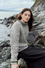 Load image into Gallery viewer, Rauma Garn Pattern Booklet 417