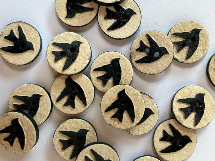 TGB Natural Colour Coco Shell  Buttons  With Laser Black Bird - 15mm 2135