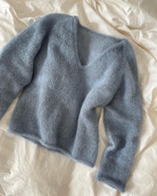 Load image into Gallery viewer, CUMULUS BLOUSE Printed Pattern by PetiteKnit