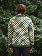 Load image into Gallery viewer, Single Pattern / 2511 Christmas Tree Sweater Man/ No. 3 Christmas Tree Sweater