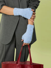 Load image into Gallery viewer, Sandnes Single Pattern / 2607 Cashmere / Nr. 4a Miu Pointelle Mittens (Fingerless edition)