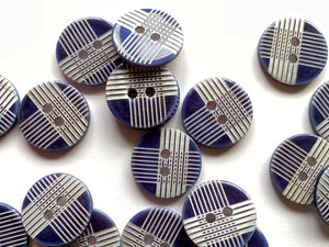 TGB Glossy Shell Navy Blue Buttons With laser Check design - 15mm (4447)