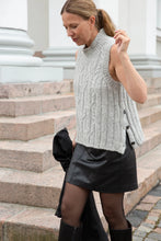 Load image into Gallery viewer, Nordic Chic: Knitting a Modern Wardrobe by Leeni Hoimela