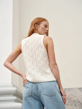 Load image into Gallery viewer, Nordic Chic: Knitting a Modern Wardrobe by Leeni Hoimela
