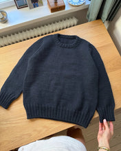 Load image into Gallery viewer, NIELS SWEATER JUNIOR Pattern by PetiteKnit