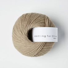Load image into Gallery viewer, KNITTING FOR OLIVE MERINO - Clearance