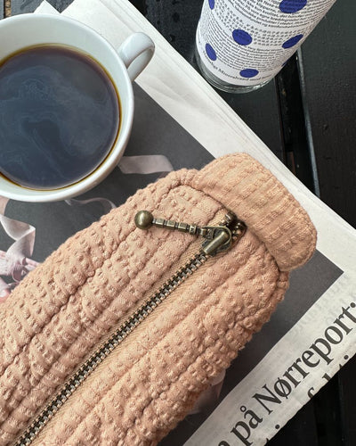 PETITEKNIT KNITTER'S TOOL CLUTCH - PRALINE SEERSUCKER