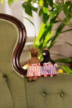Load image into Gallery viewer, Chez Myrtil: More Seamless Friends to Knit and Love