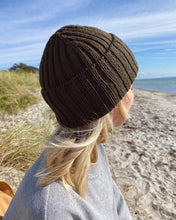 Load image into Gallery viewer, The Hipster Hat Printed Pattern by PetiteKnit