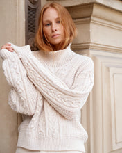 Load image into Gallery viewer, Nordic Chic: Knitting a Modern Wardrobe by Leeni Hoimela