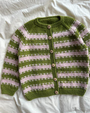 Load image into Gallery viewer, KEY CARDIGAN JUNIOR by PetiteKnit