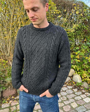 Load image into Gallery viewer, Moby Sweater Man by PetiteKnit