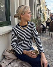 Load image into Gallery viewer, OLGA BLOUSE by PetiteKnit Printed Pattern