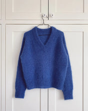 Load image into Gallery viewer, STOCKHOLM SWEATER V-NECK Printed Pattern by PetiteKnit