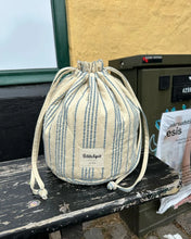 Load image into Gallery viewer, PETITEKNIT KNITTER&#39;S PROJECT BAG - STRIPED SEERSUCKER