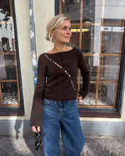 Load image into Gallery viewer, VALERIE BLOUSE Printed Pattern by PetiteKnit