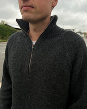Load image into Gallery viewer, Zipper Sweater Light - Man Patten by PetiteKnit