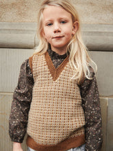 Load image into Gallery viewer, SANDNES 2203 SOFT KNIT FOR KIDS BOOKLET IN ENGLISH/GERMAN ONLY AVAILABLE WITH MINIMUM OF 3 SKEINS OF ANY SANDNES YARN